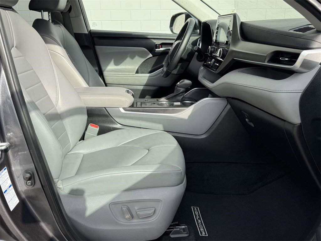 2021 Toyota Highlander Hybrid XLE photo 13