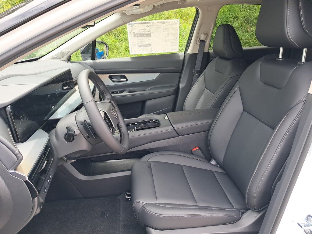 2025 Nissan Murano SL photo 9