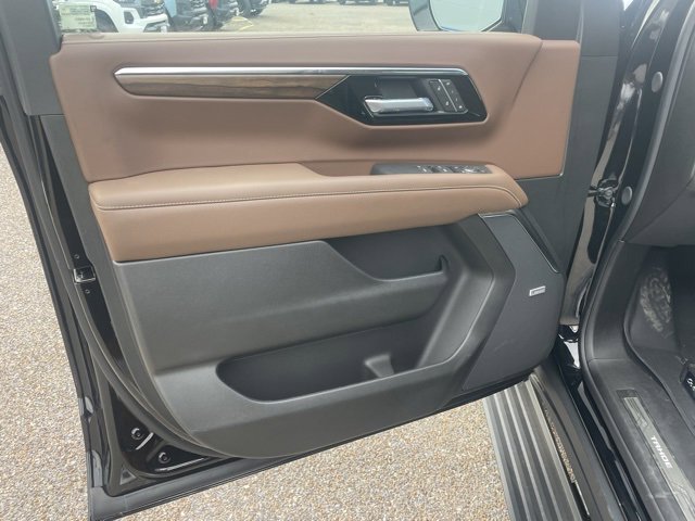 2025 Chevrolet Tahoe High Country photo 21