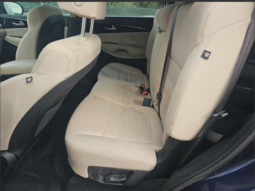 2020 Kia Sorento S photo 10