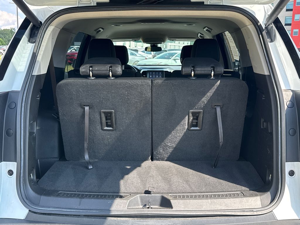 2022 Gmc Acadia SLE photo 16