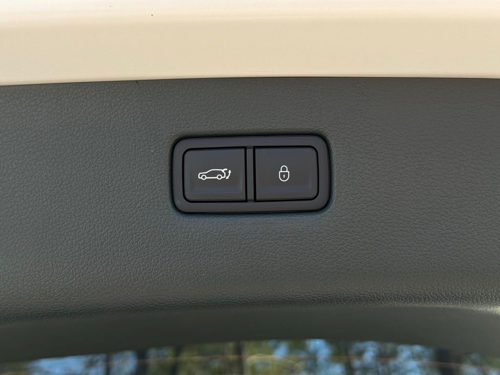 2025 Genesis GV80 2.5T AWD photo 11