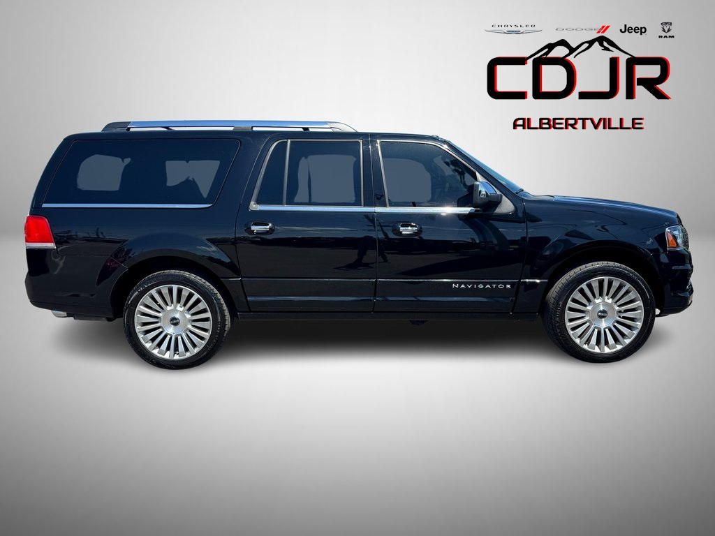 2017 Lincoln Navigator L Reserve photo 3