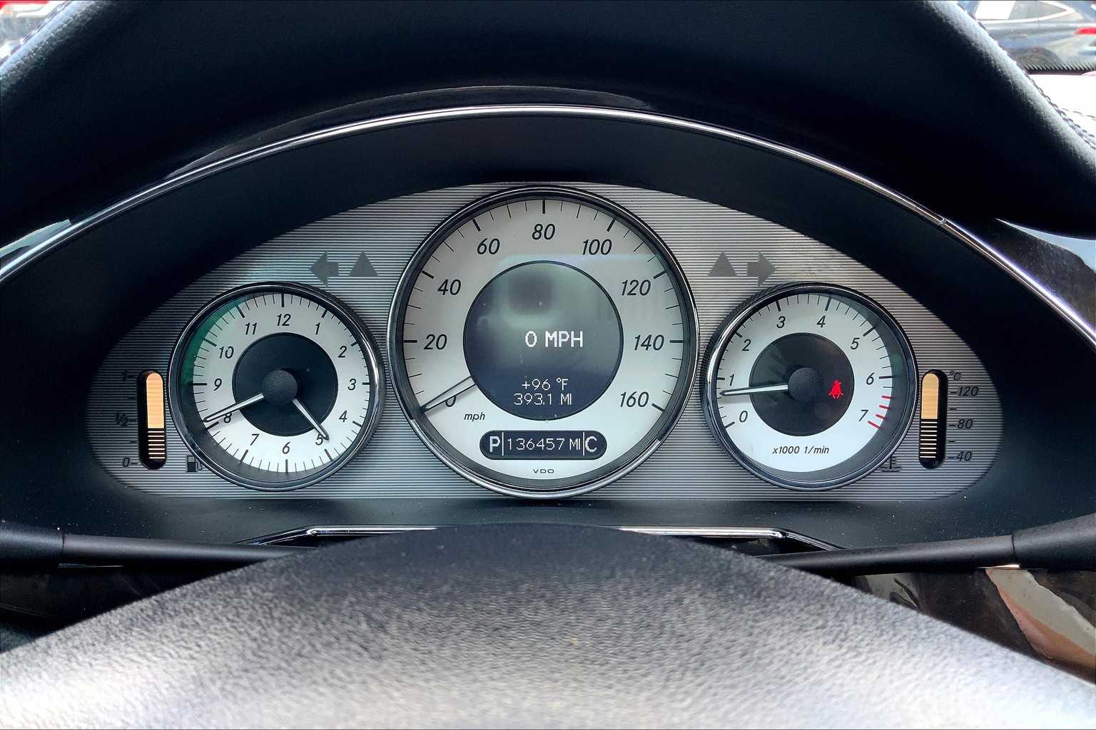 2011 Mercedes Benz CLS 550 photo 23