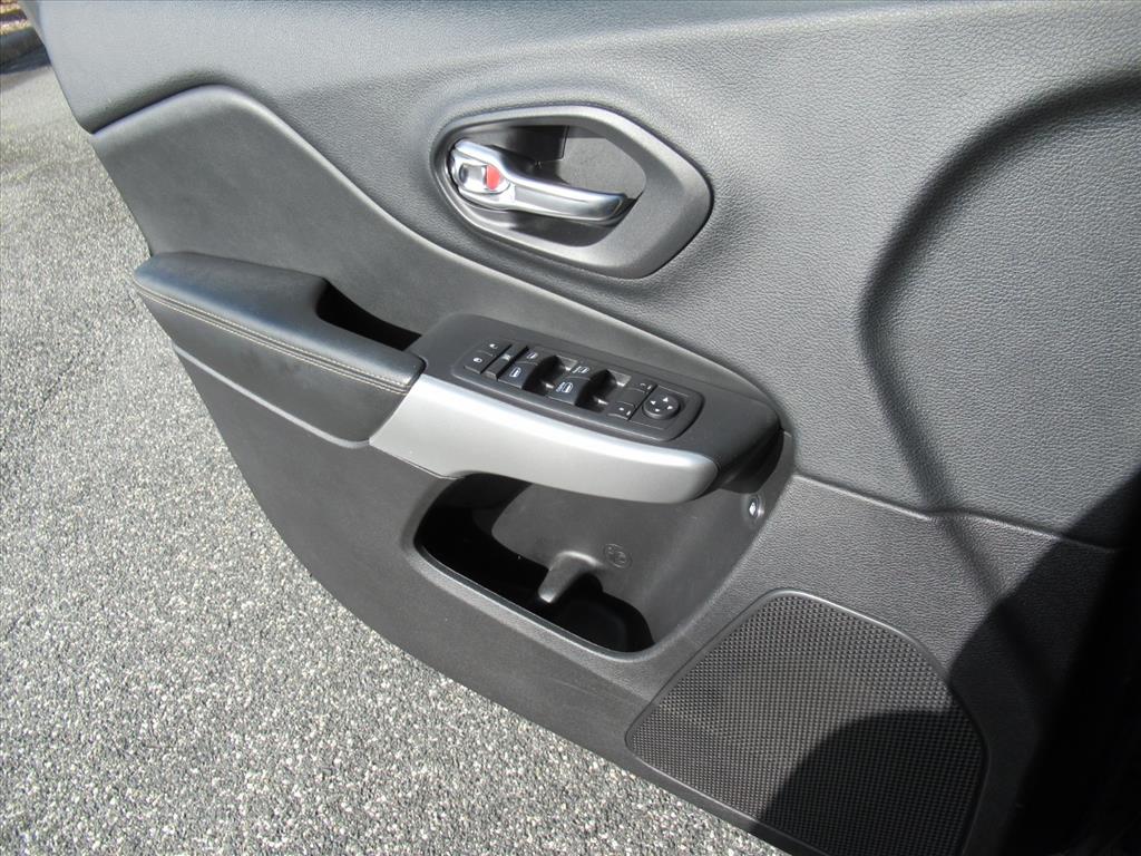 2018 Jeep Cherokee Latitude photo 23