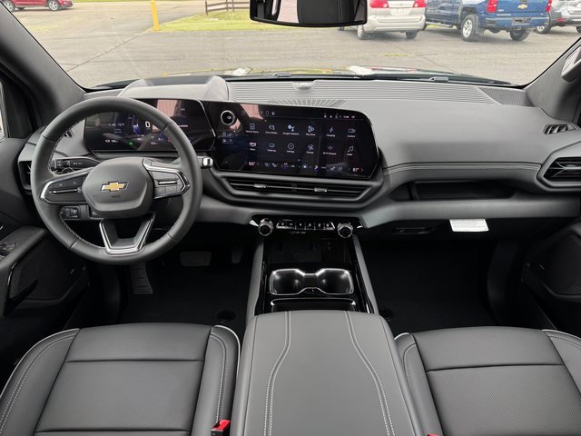 2025 Chevrolet Silverado EV LT photo 12