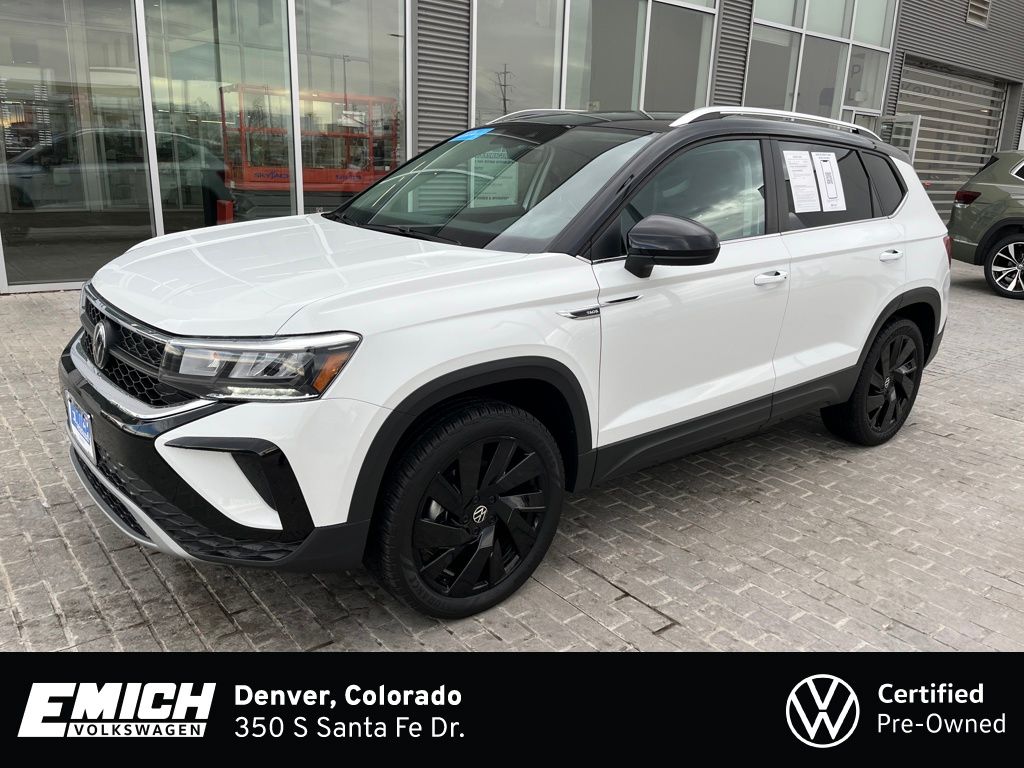 2024 Volkswagen Taos SE's photo