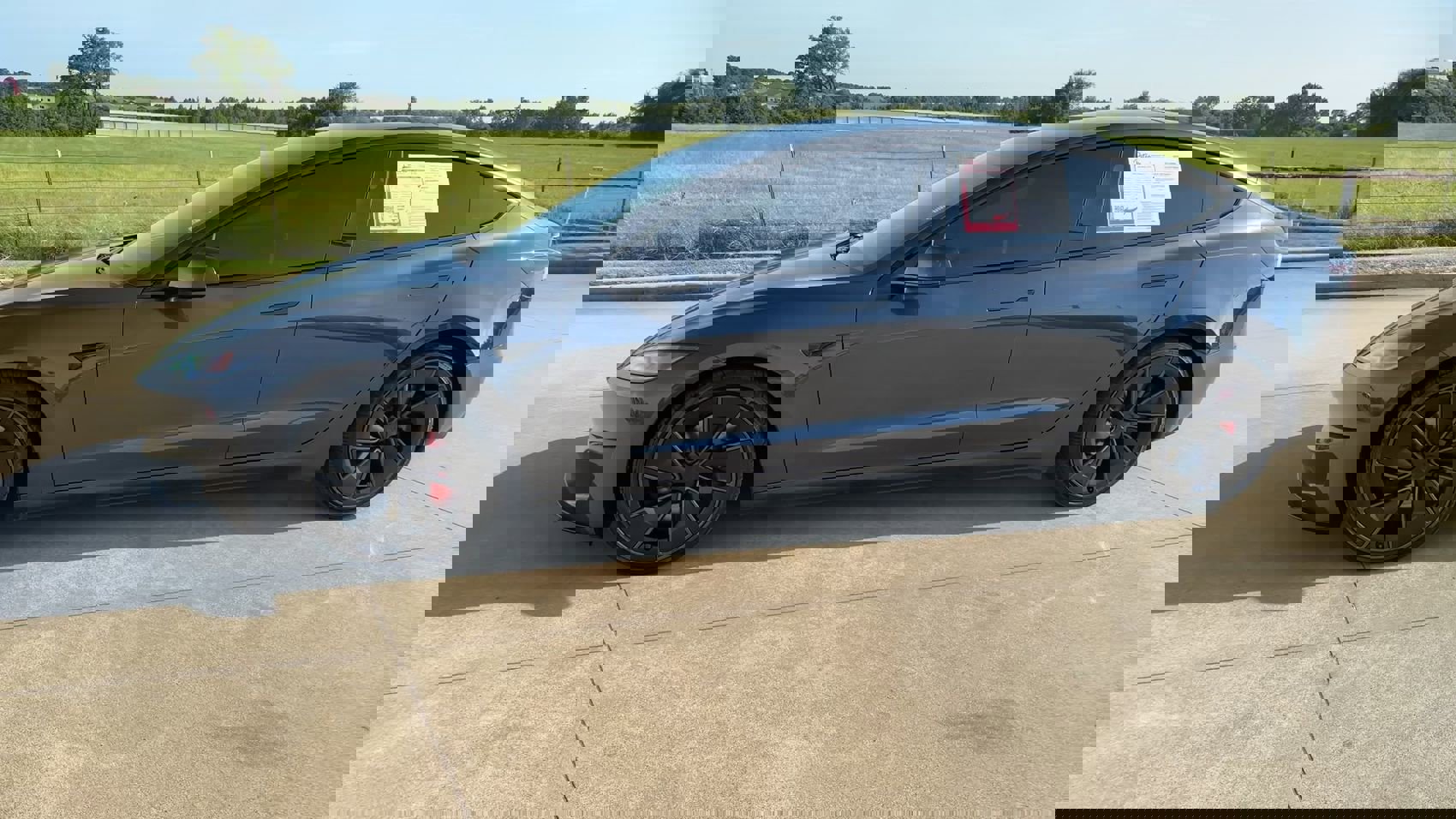 2024 Tesla Model 3 Performance photo 4