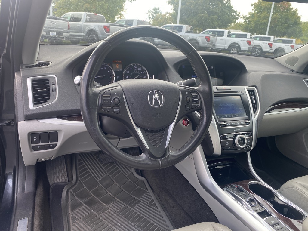 2015 Acura TLX photo 3