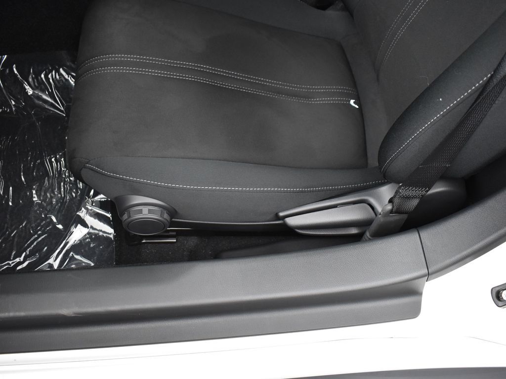 2025 Mazda MX-5 Miata Miata photo 8