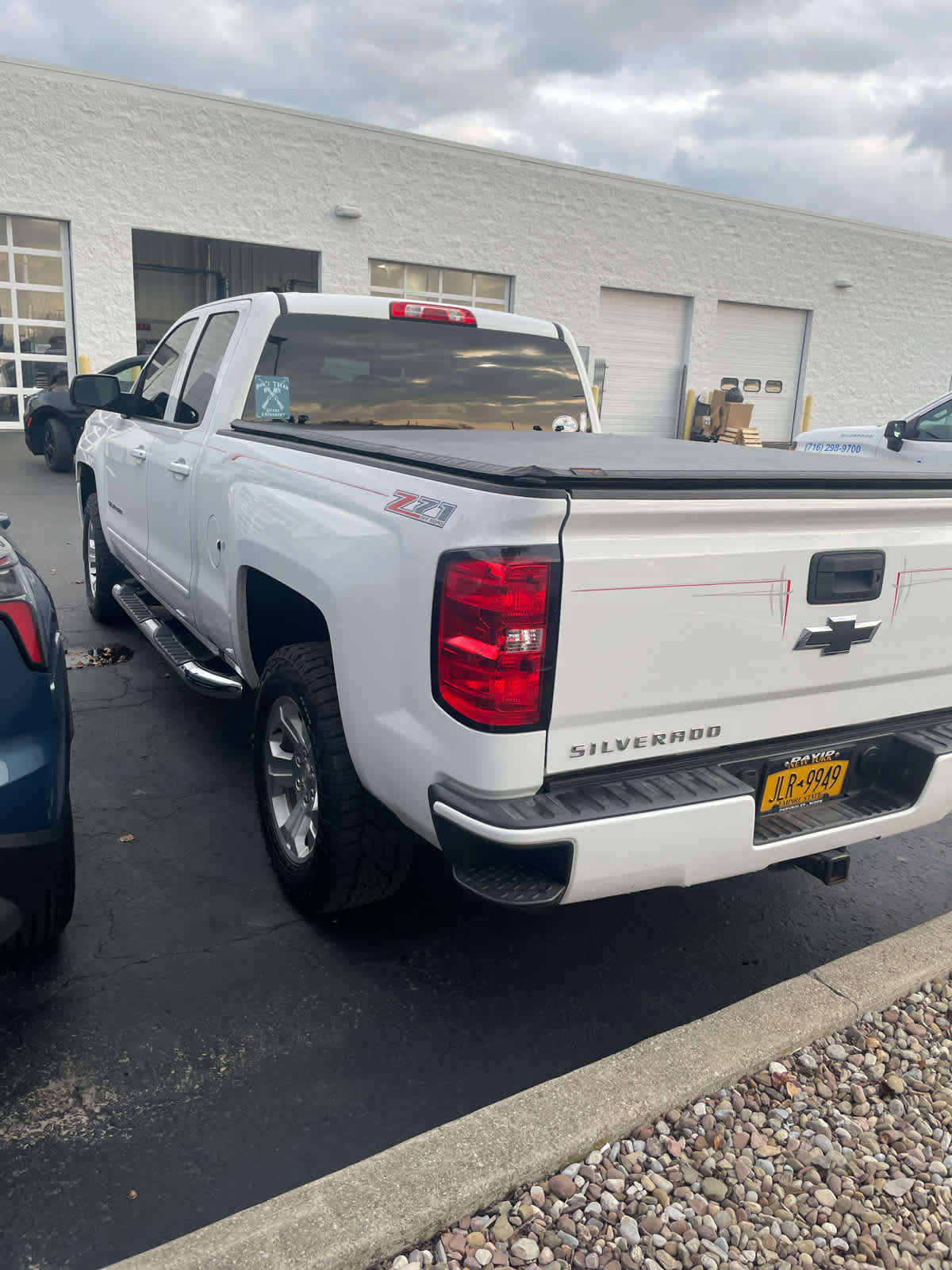 2017 Chevrolet Silverado 1500 LT photo 4