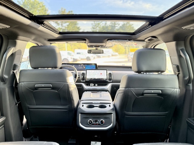 2025 Ford Expedition MAX Platinum photo 30