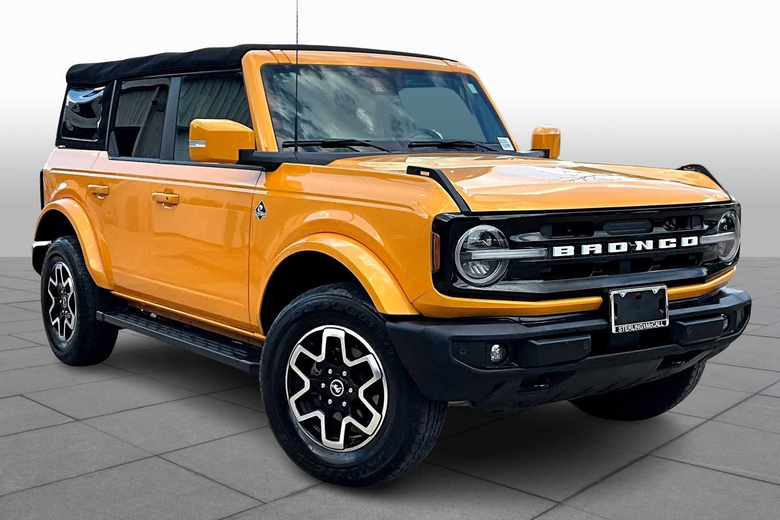 2022 Ford Bronco Outer Banks photo 2