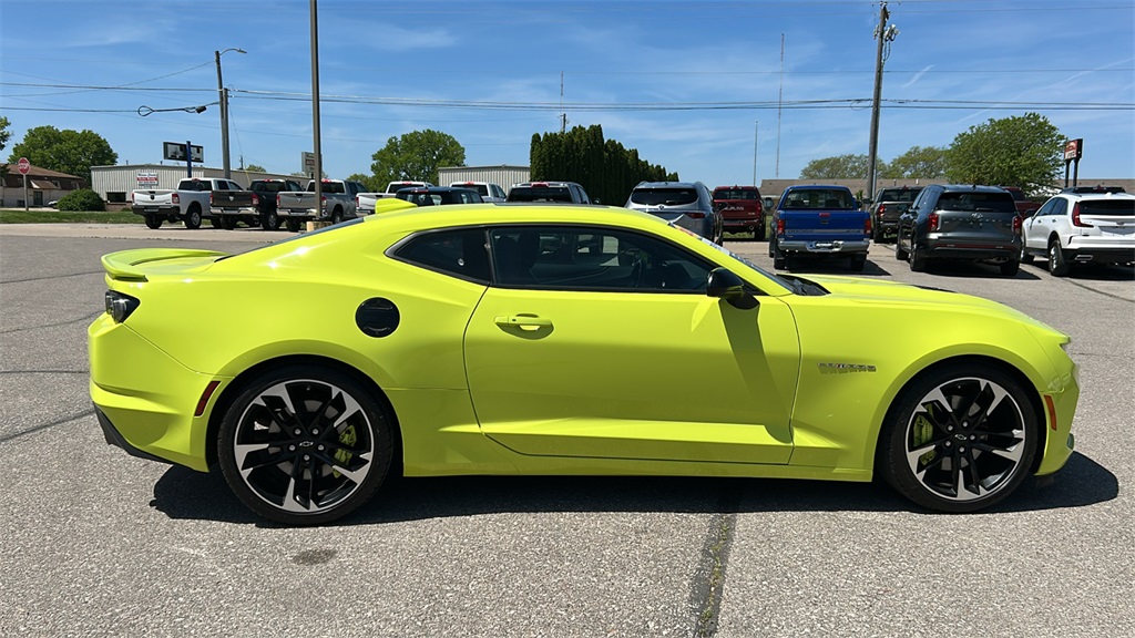 2021 Chevrolet Camaro 2SS photo 2