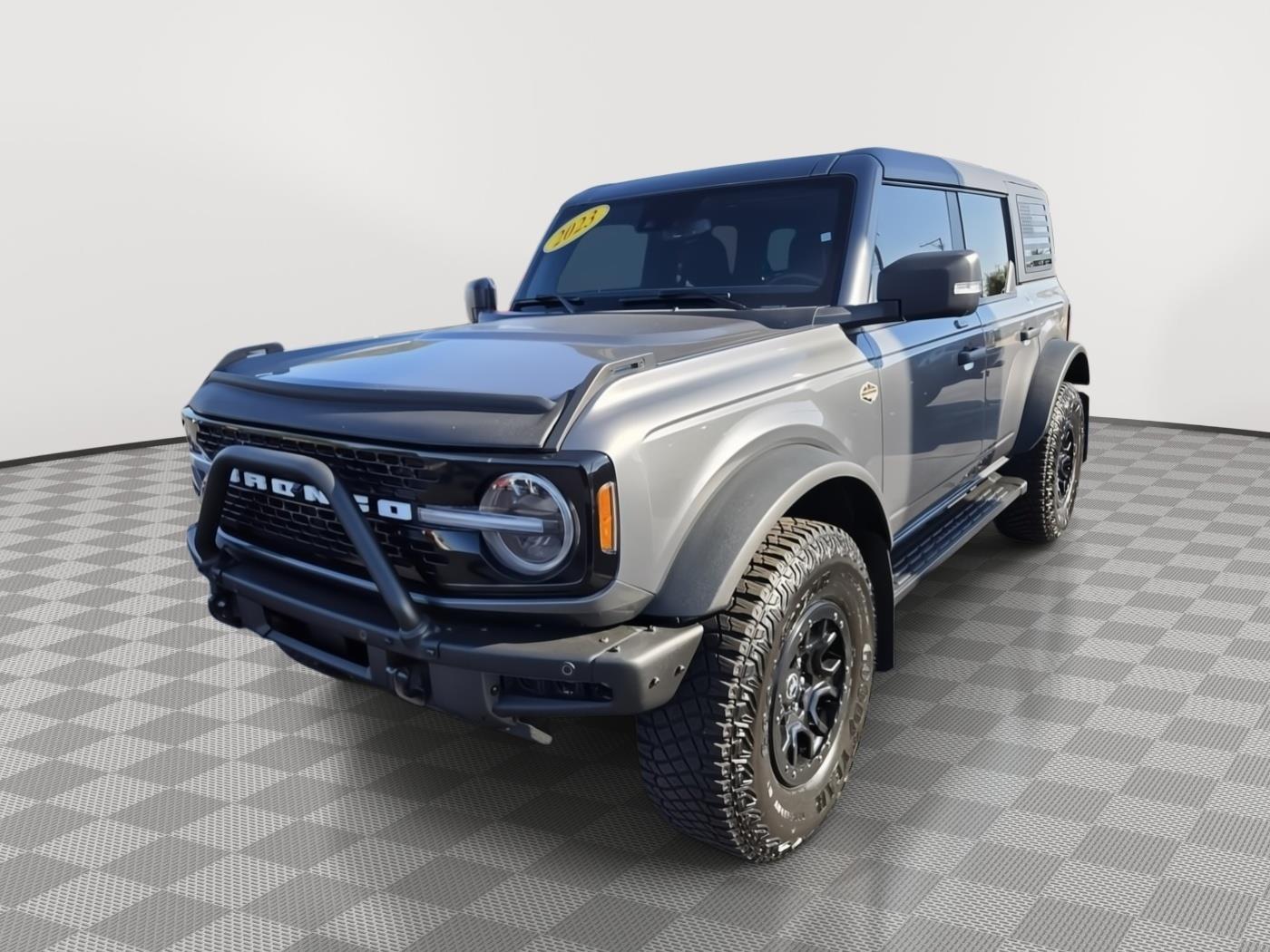 2023 Ford Bronco Badlands photo 2