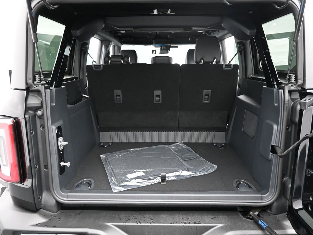 2025 Ford Bronco Outer Banks photo 24