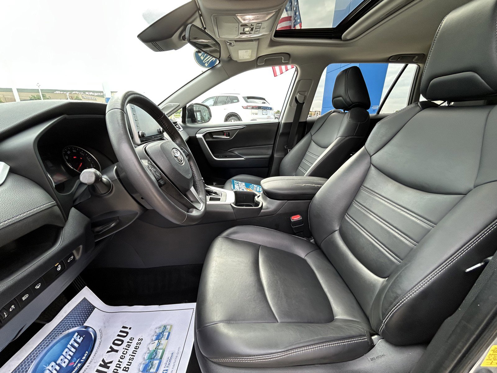 2022 Toyota RAV4 XLE Premium photo 12
