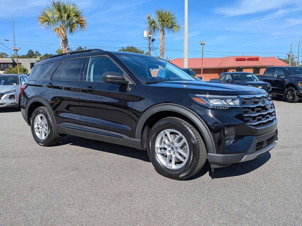 2026 Ford Explorer photo 2