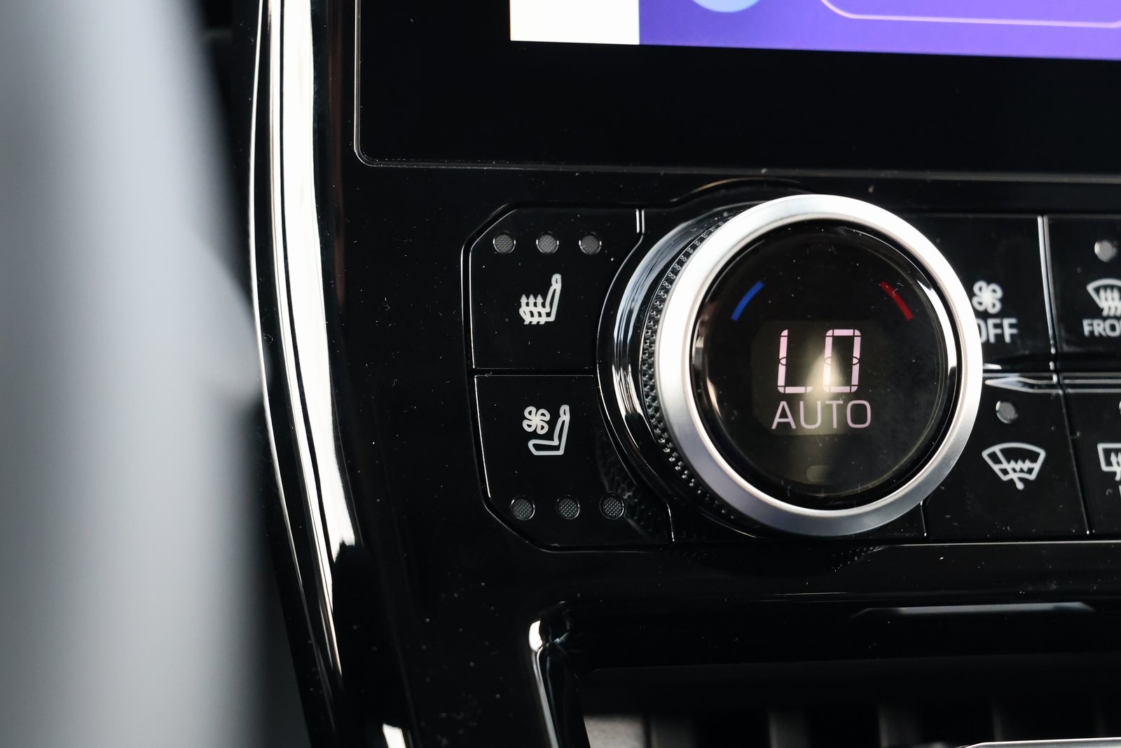 2026 Toyota Highlander Hybrid Platinum photo 4