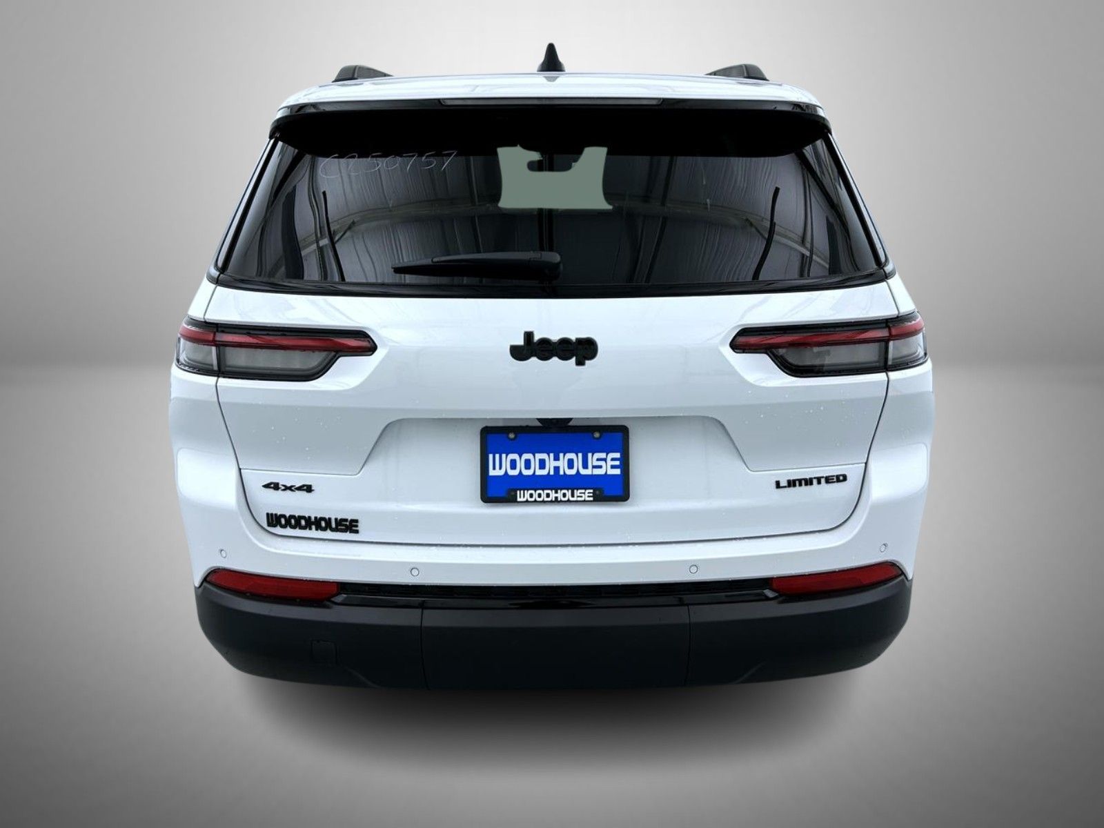 2025 Jeep Grand Cherokee Limited photo 3