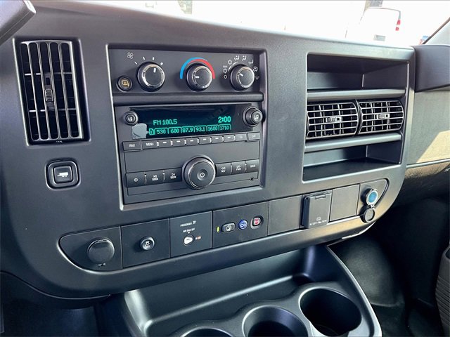 2025 Chevrolet Express Cargo 3500 photo 10