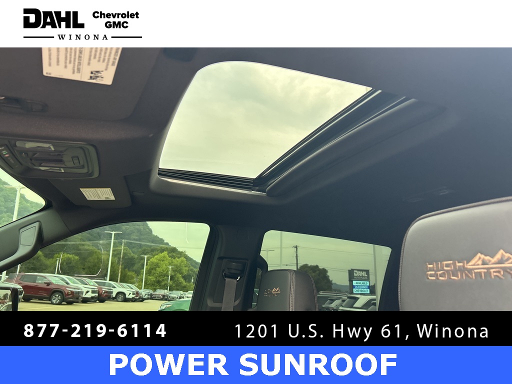 2024 Chevrolet Silverado 1500 High Country photo 3