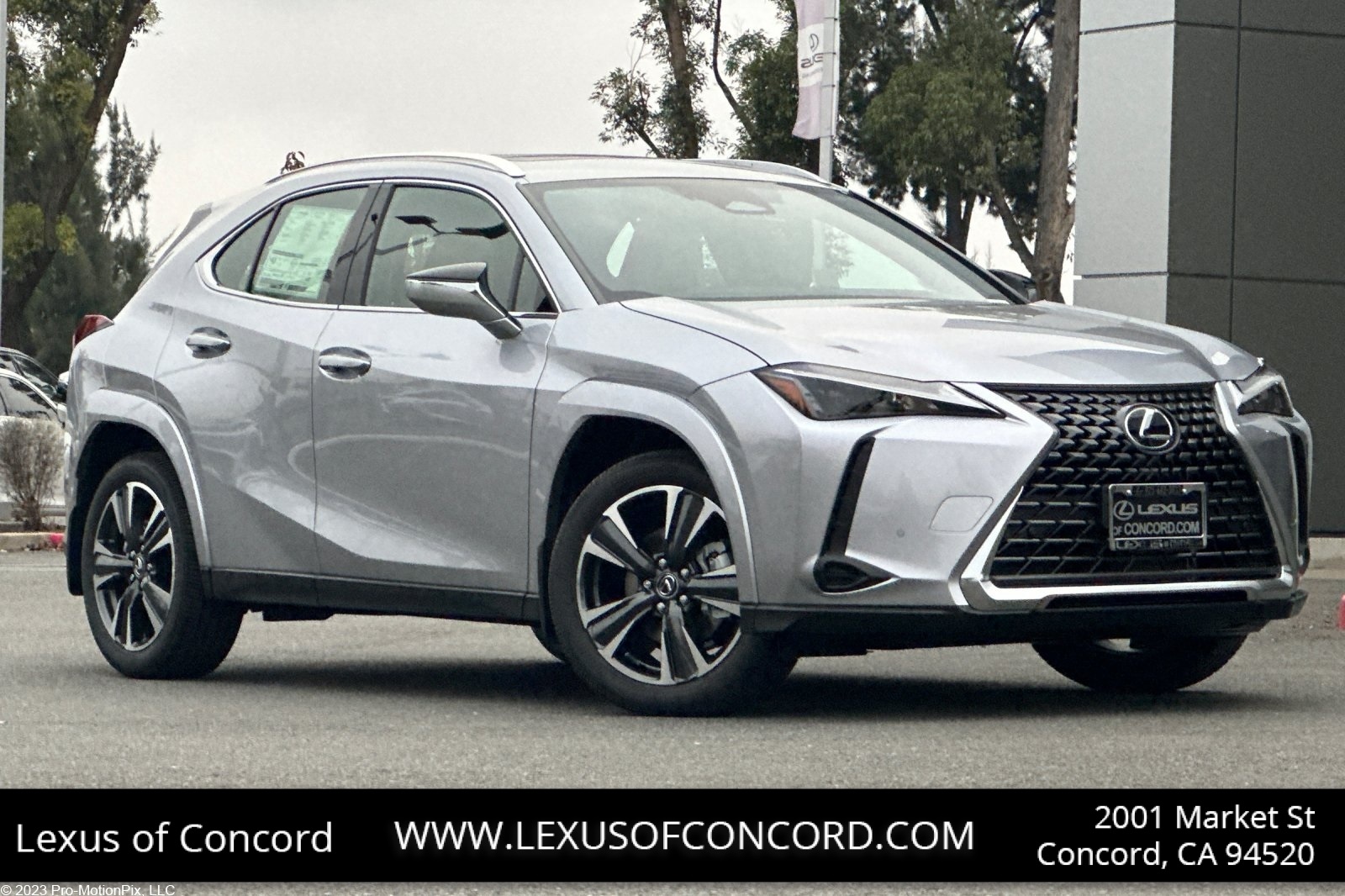 2025 Lexus UX Hybrid 300h Premium's photo