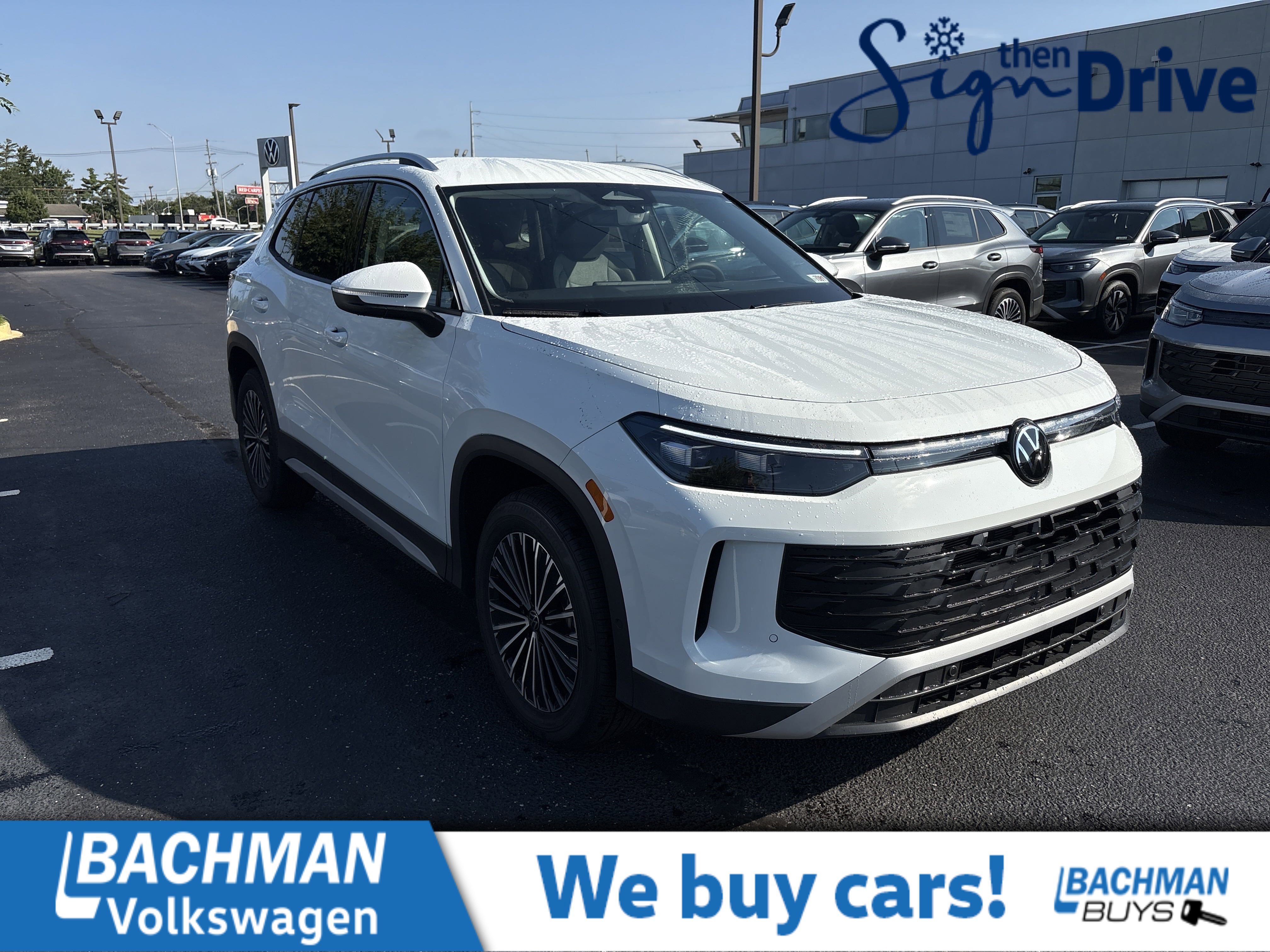 2025 Volkswagen Tiguan S's photo