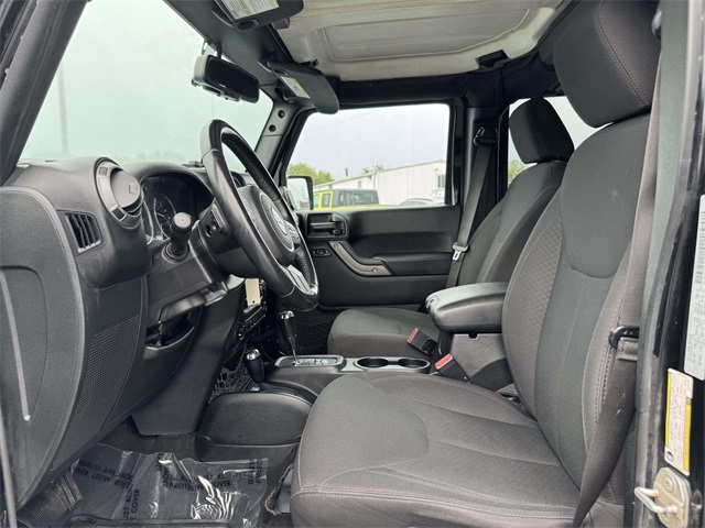 2018 Jeep Wrangler Unlimited Willys Wheeler photo 18