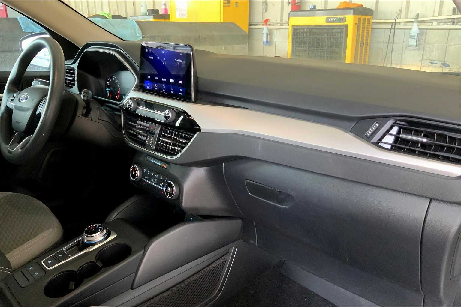 2020 Ford Escape SE photo 17