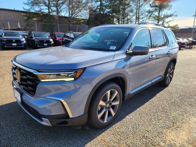 2025 Honda Pilot Elite's photo