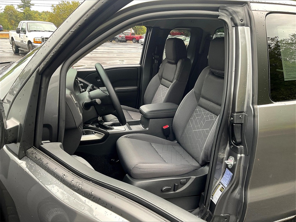 2025 Nissan Frontier SV photo 10