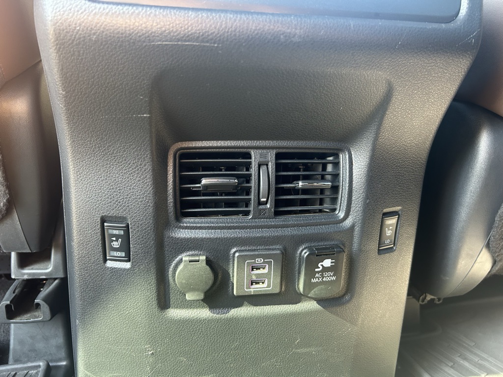 2020 Nissan Titan Platinum Reserve photo 26