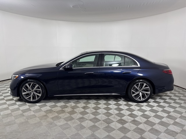 2026 Mercedes Benz E 4MATIC photo 4