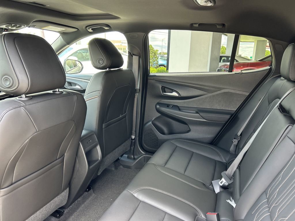 2025 Buick Envista Avenir photo 16