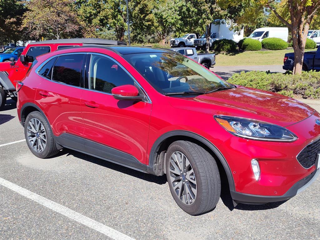 2020 Ford Escape Titanium photo 2