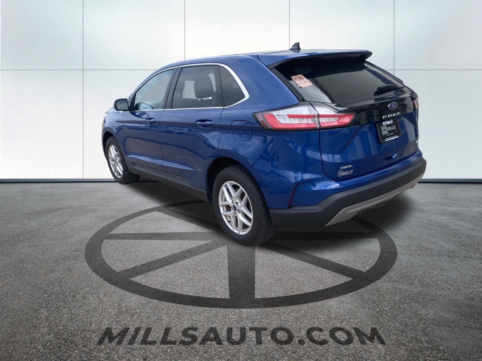 2022 Ford Edge SEL photo 3