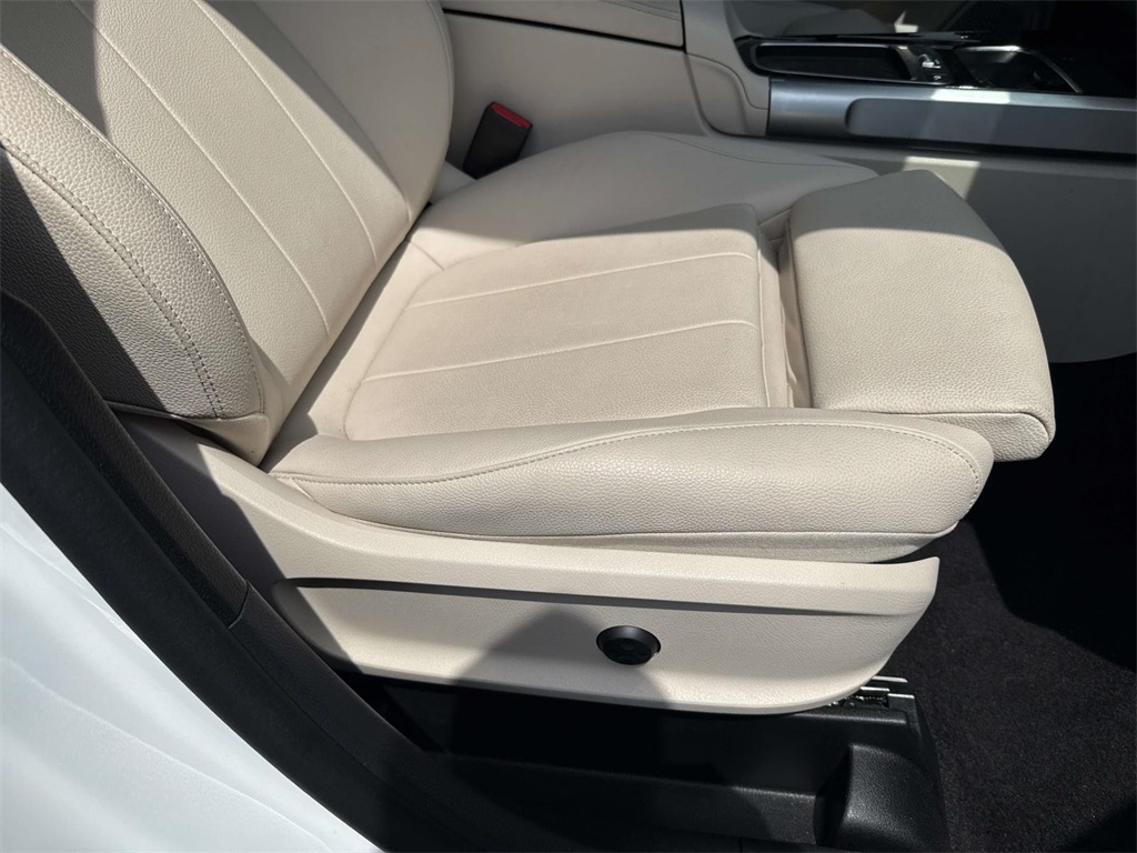 2025 Mercedes Benz GLB 250 photo 10