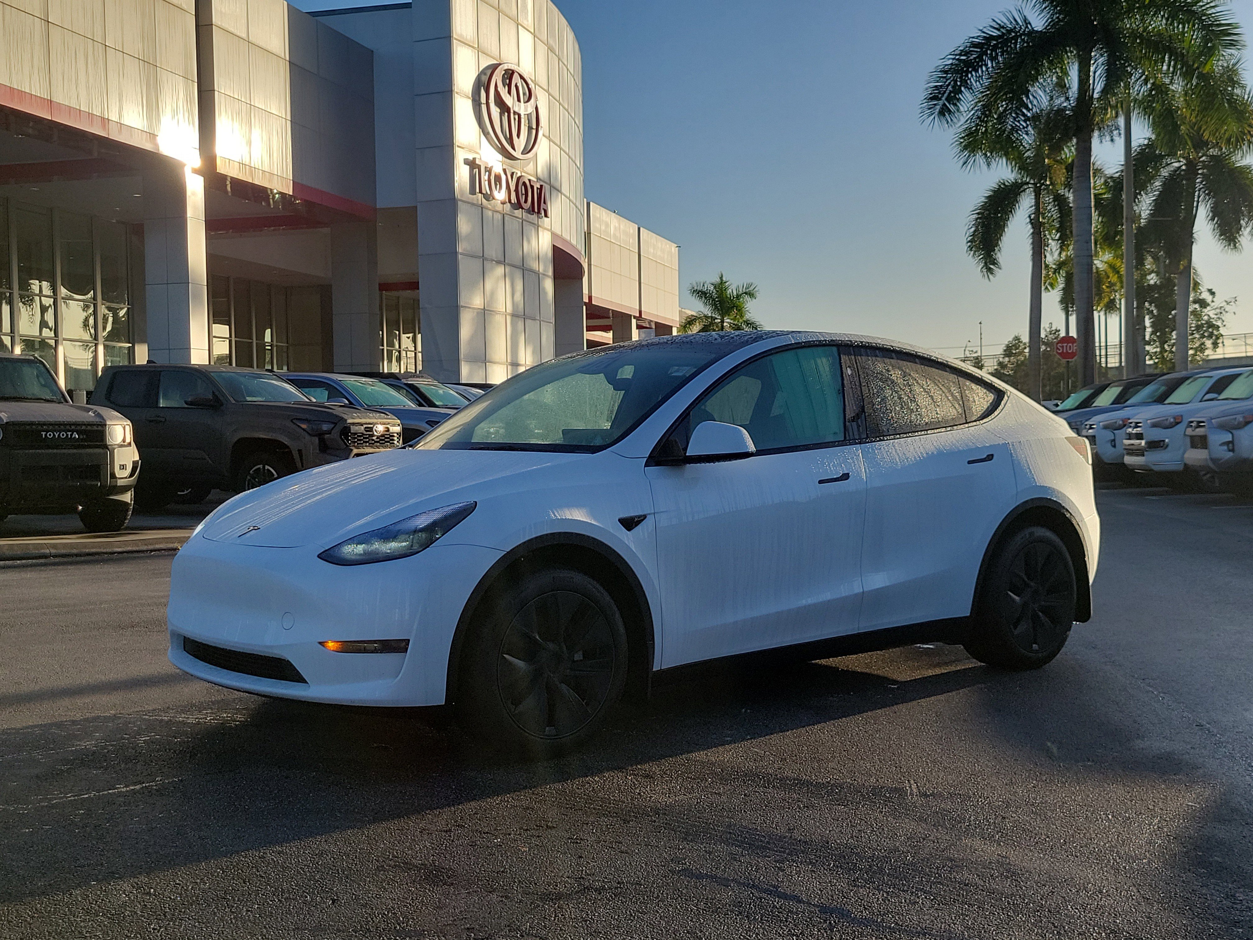 Used 2025 Tesla Model Y Long Range with VIN 7SAYGDEE0SA354082 for sale in Doral, FL