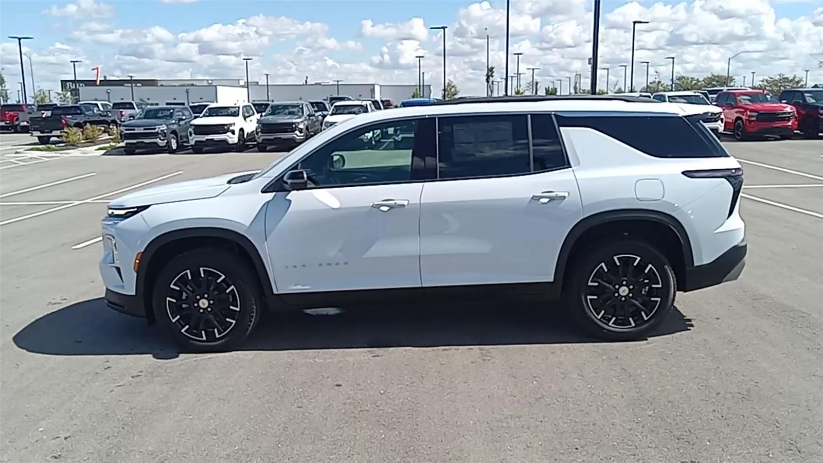 2026 Chevrolet Traverse photo 4