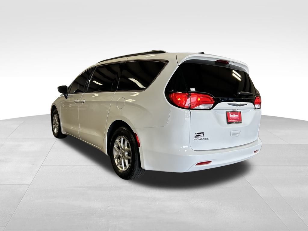2021 Chrysler Voyager LXi photo 3
