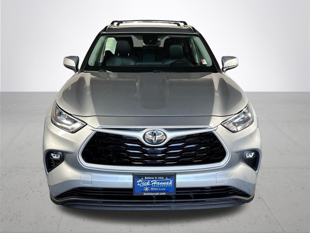 2020 Toyota Highlander XLE photo 3