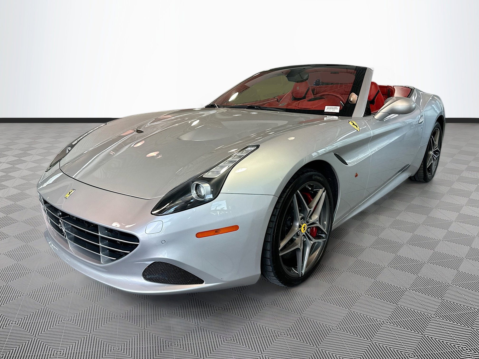 2015 Ferrari California T photo 3