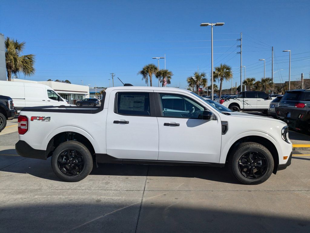 2025 Ford Maverick XLT photo 2