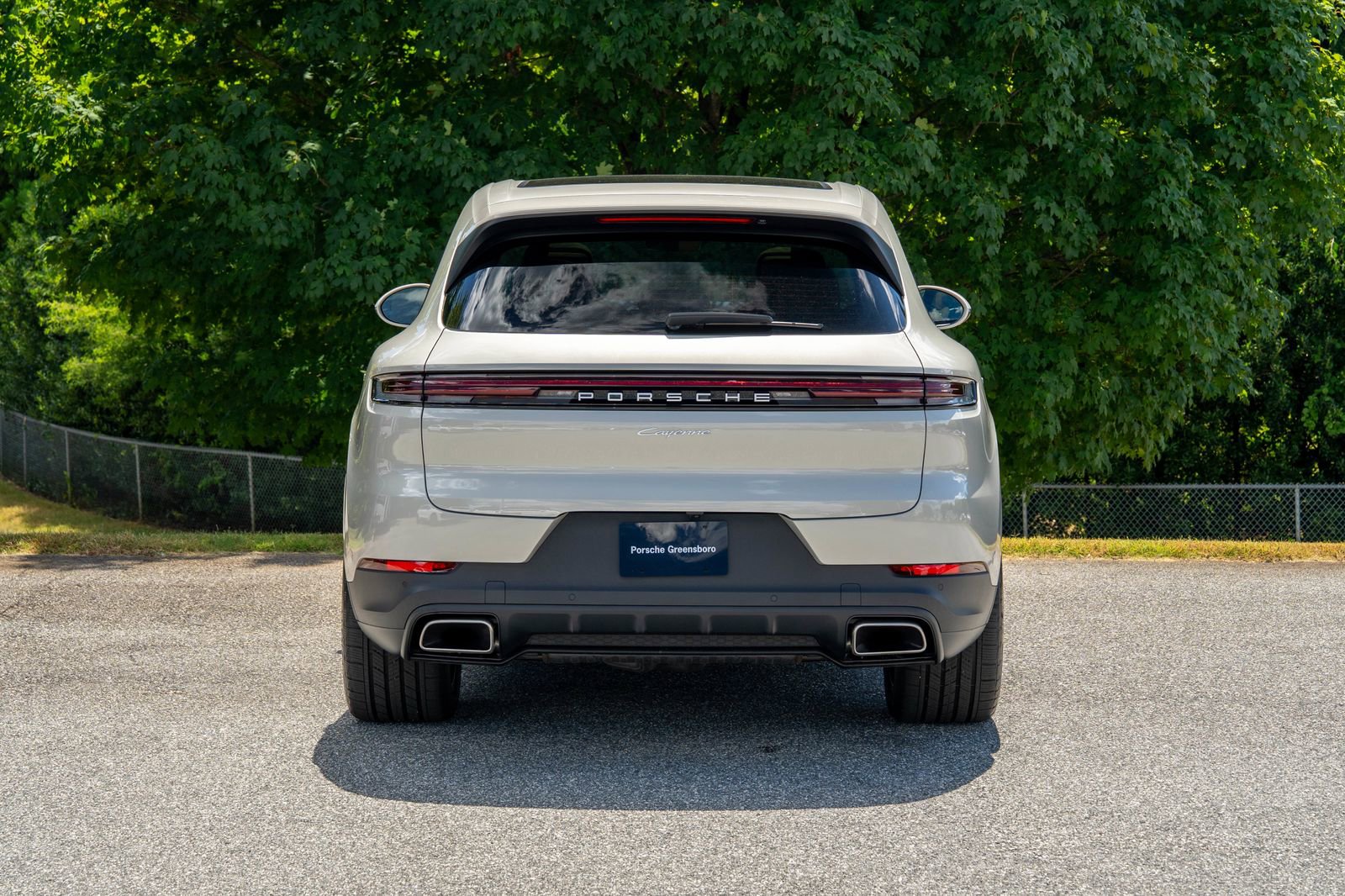 2026 Porsche Cayenne Base photo 6