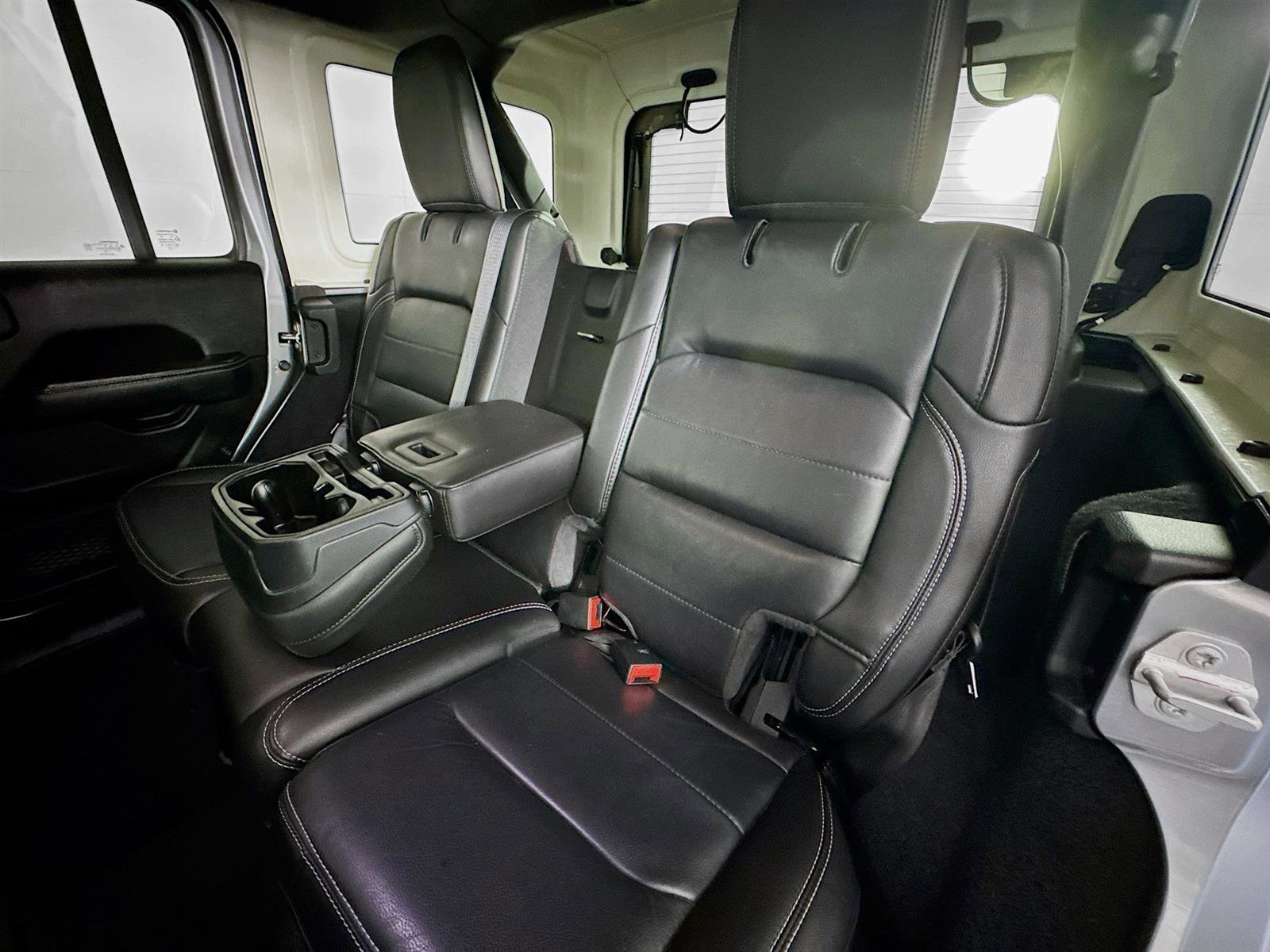 2020 Jeep Wrangler Unlimited Sahara photo 20