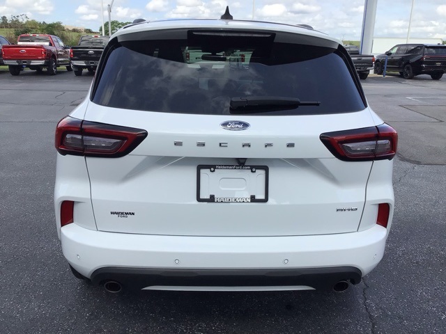 2023 Ford Escape ST-Line photo 7