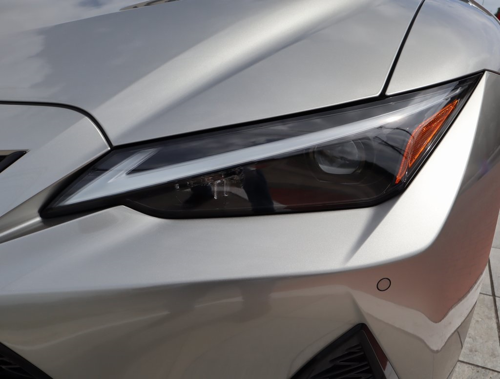 2025 Lexus IS 300 F SPORT photo 15