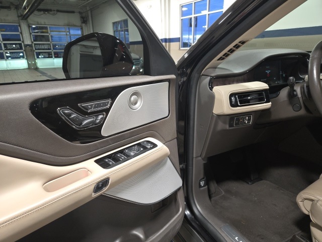 2022 Lincoln Aviator Reserve photo 4