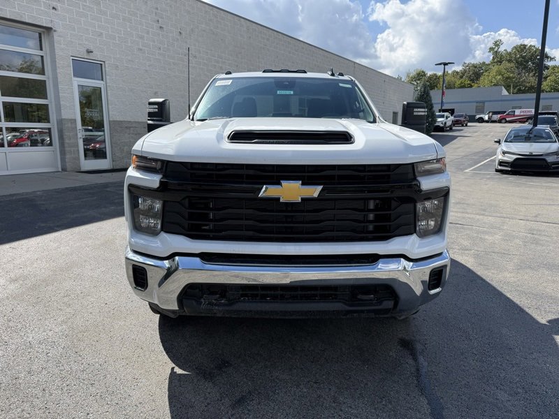 2025 Chevrolet Silverado 2500HD Work Truck photo 2